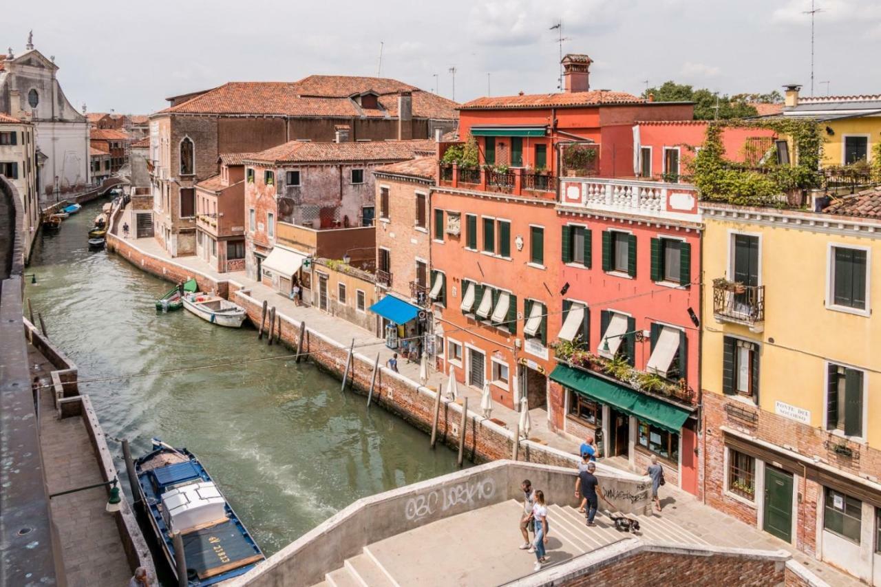 Carmini Canal View And Balcony With Lift Венеция Екстериор снимка