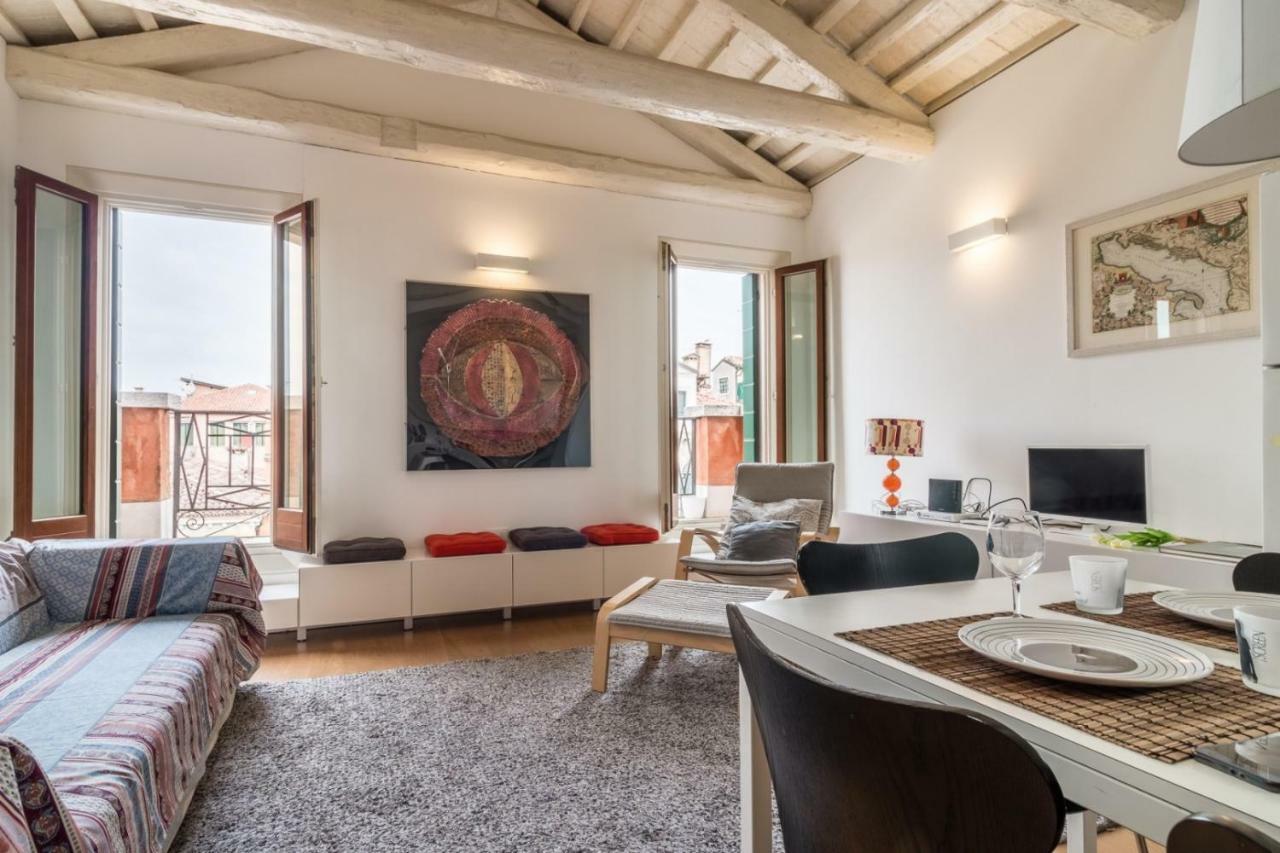 Carmini Canal View And Balcony With Lift Венеция Екстериор снимка