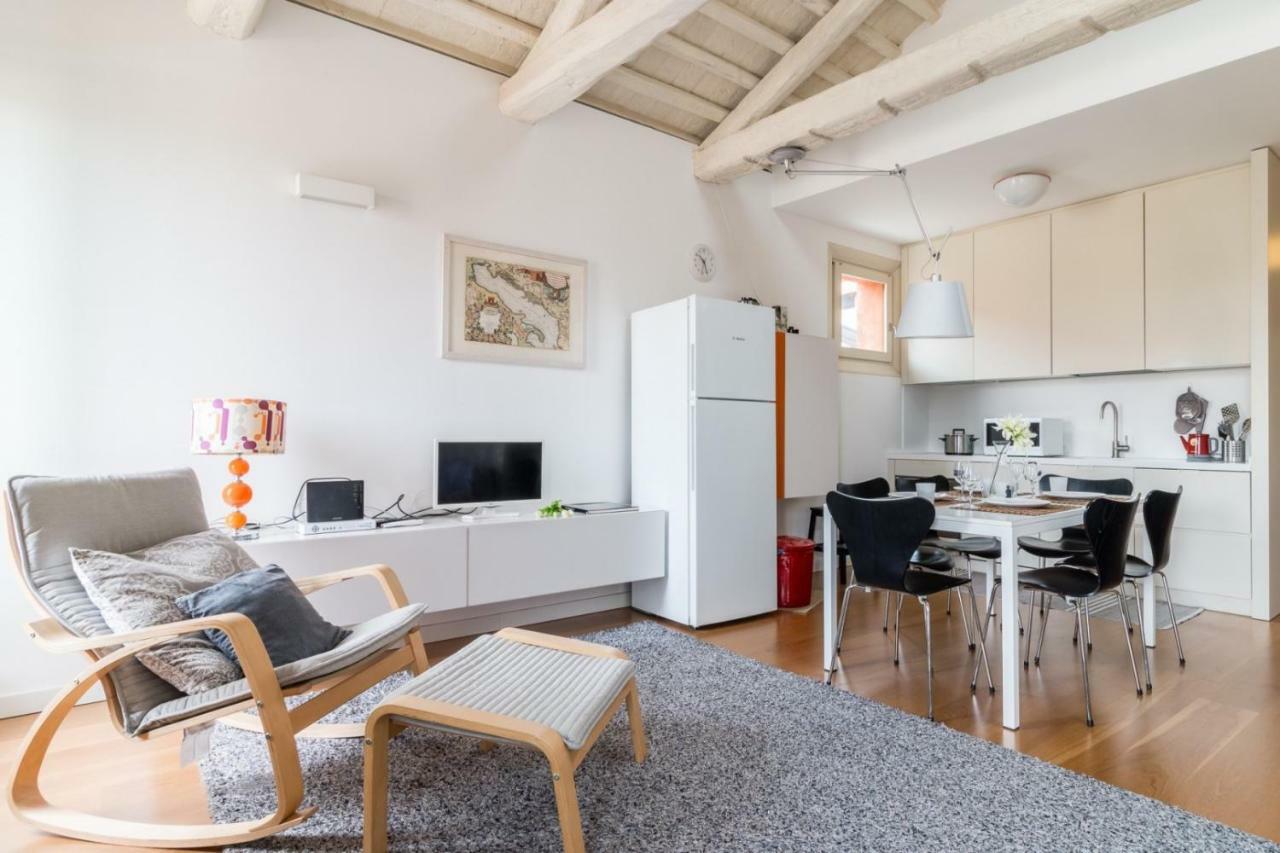 Carmini Canal View And Balcony With Lift Венеция Екстериор снимка