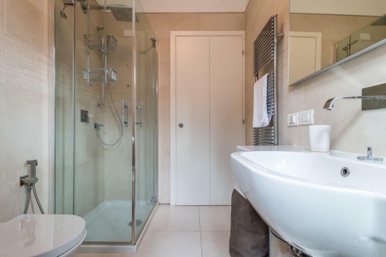 Carmini Canal View And Balcony With Lift Венеция Екстериор снимка